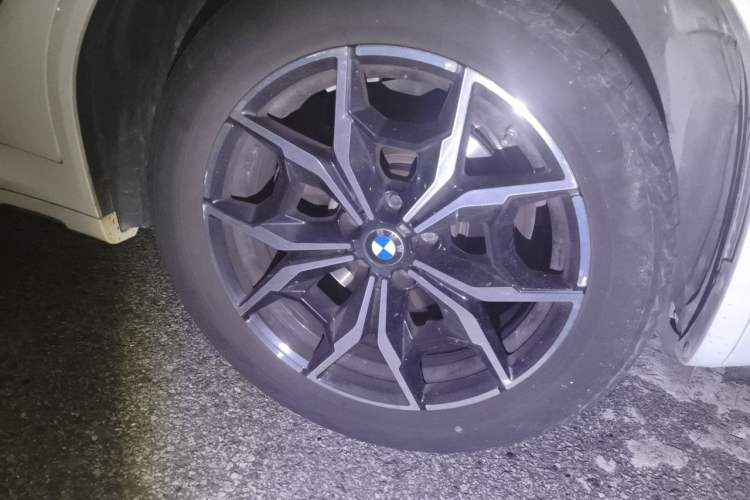 Used BMW X3 2022 xDrive25i M Sport Package Right Front Wheel Hub