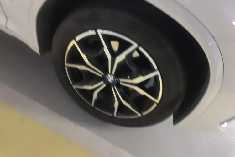 Used BMW X3 2022 xDrive25i M Sport Package Right Front Wheel Hub