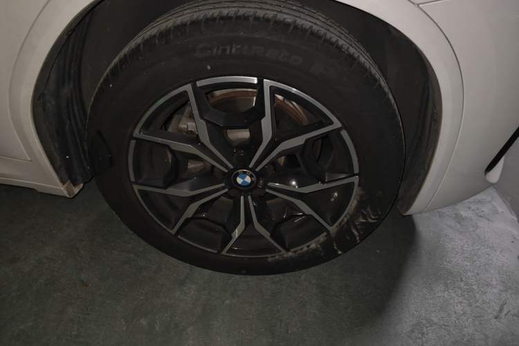 Used BMW X3 2022 xDrive25i M Sport Package Right Front Wheel Hub