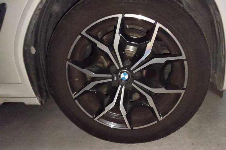 Used BMW X3 2022 xDrive25i M Sport Package Right Front Wheel Hub
