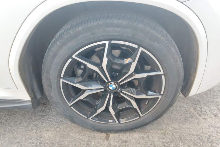 Used BMW X3 2022 xDrive25i M Sport Package Right Front Wheel Hub