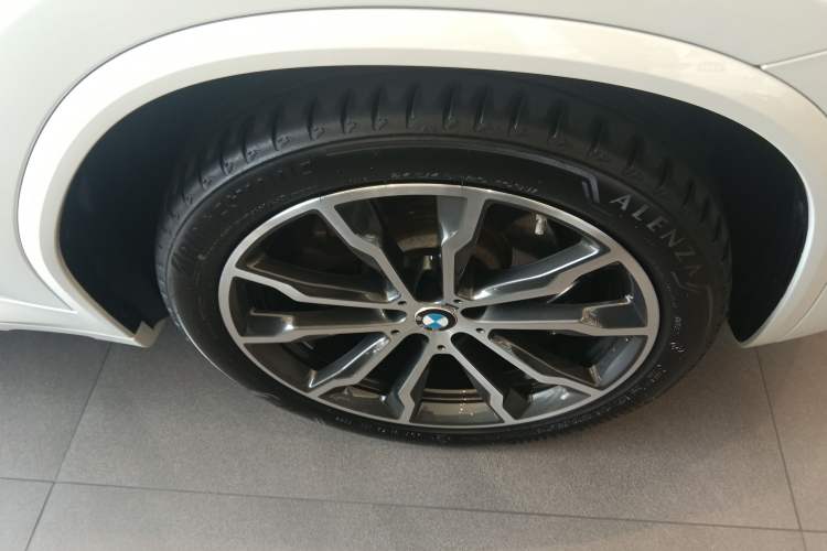 Used BMW X3 2022 xDrive30i Luxury Model M Night Sky Package Right Front Wheel Hub