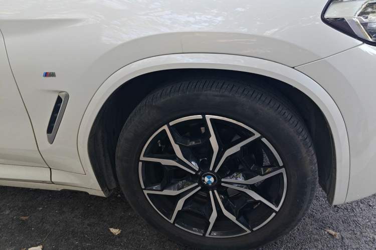 Used BMW X3 2022 xDrive25i M Sport Package Right Front Wheel Hub