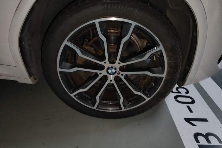 Used BMW X3 2022 xDrive30i Luxury Model M Night Sky Package Right Front Wheel Hub