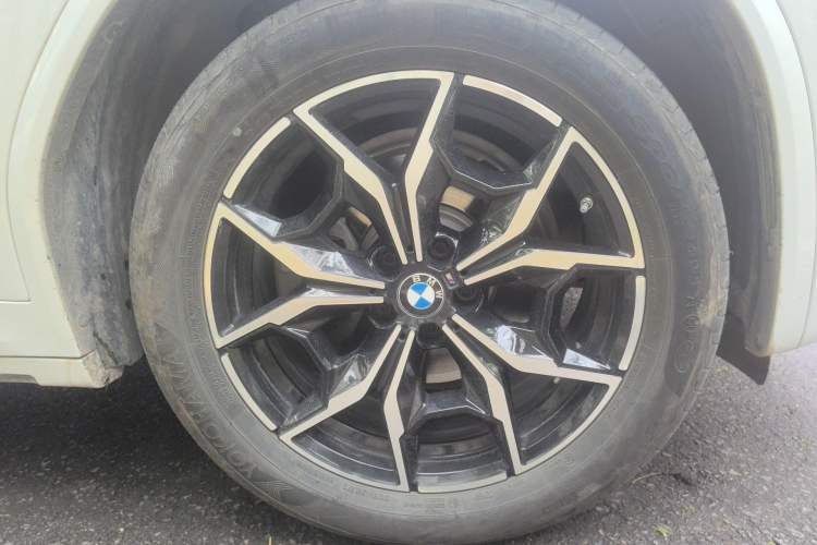 Used BMW X3 2022 xDrive25i M Sport Package Right Front Wheel Hub