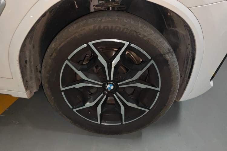 Used BMW X3 2022 Restyled xDrive25i M Sport Package Right Front Wheel Hub