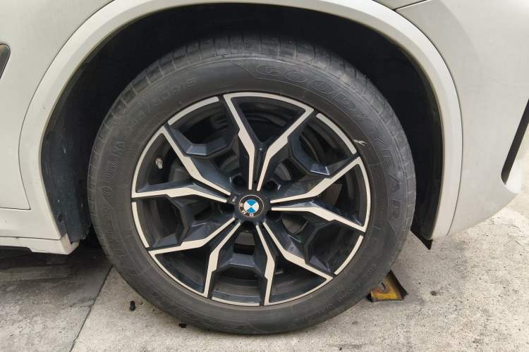 Used BMW X3 2022 Restyled xDrive25i M Sport Package Right Front Wheel Hub