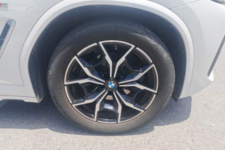 Used BMW X3 2022 xDrive25i M Sport Package Right Front Wheel Hub