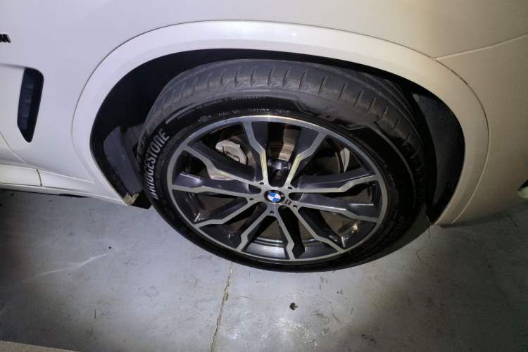 Used BMW X3 2022 xDrive30i Luxury Model M Night Sky Package Right Front Wheel Hub