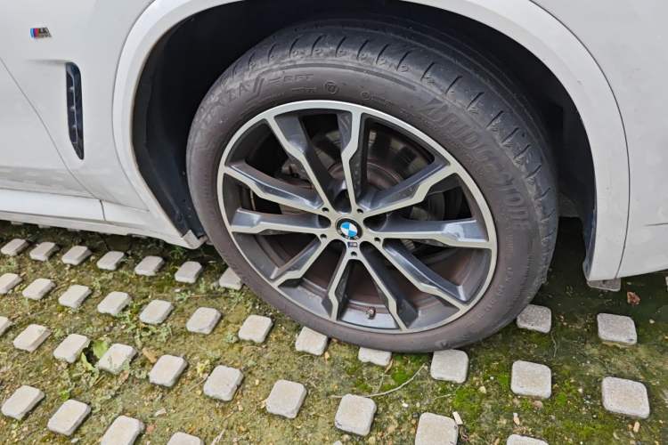 Used BMW X3 2022 xDrive30i Luxury Model M Night Sky Package Right Front Wheel Hub