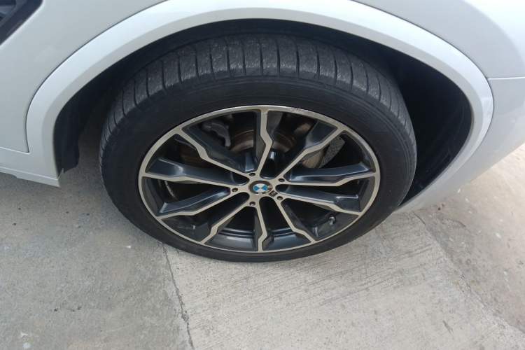 Used BMW X3 2022 xDrive30i Luxury Model M Night Sky Package Right Front Wheel Hub