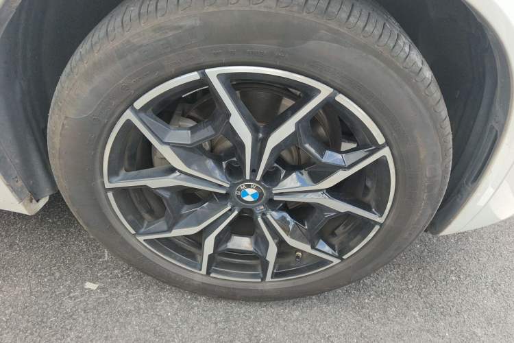 Used BMW X3 2022 xDrive25i M Sport Package Right Front Wheel Hub