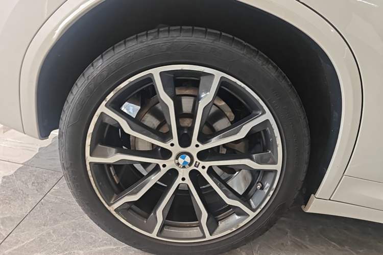 Used BMW X3 2022 xDrive30i Luxury Model M Night Sky Package Right Rear Wheel Hub