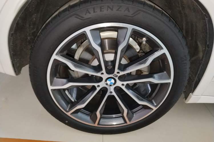 Used BMW X3 2022 xDrive30i Luxury Model M Night Sky Package Right Rear Wheel Hub