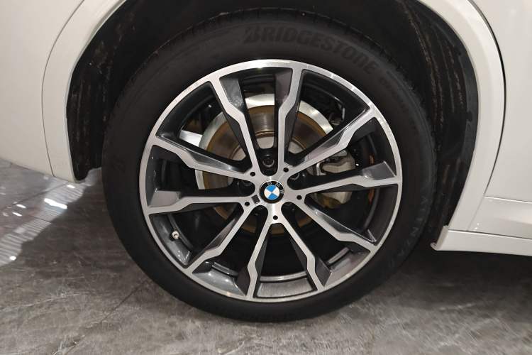 Used BMW X3 2022 xDrive30i Luxury Edition M Night Sky Package Right Rear Wheel Hub