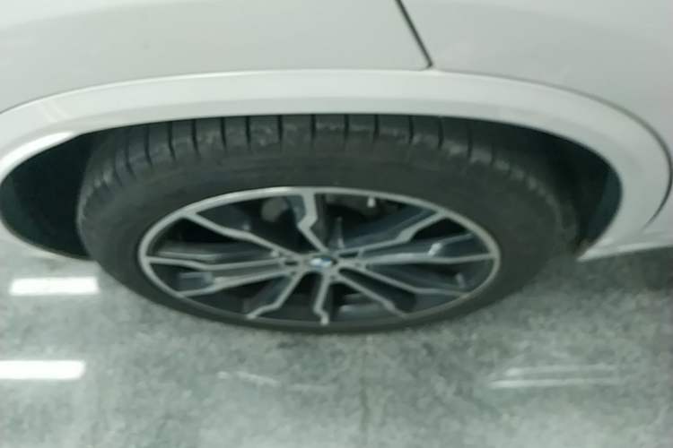 Used BMW X3 2022 Second Facelift xDrive30i Leading Edition M Night Sky Package Right Rear Wheel Hub