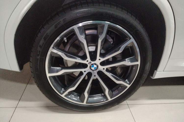 Used BMW X3 2022 xDrive30i Luxury Model M Night Sky Package Right Rear Wheel Hub