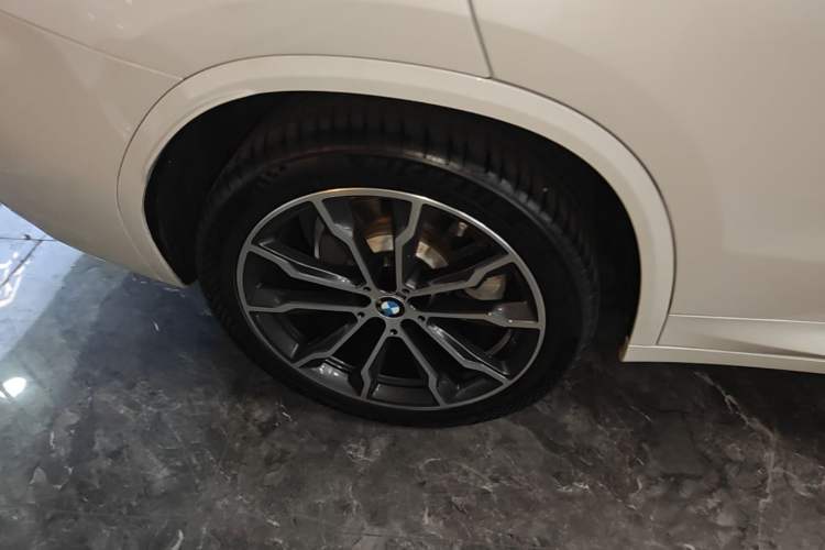 Used BMW X3 2022 xDrive30i Luxury Model M Night Sky Package Right Rear Wheel Hub