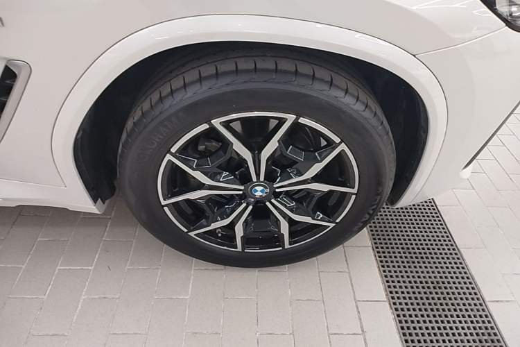 Used BMW X3 2022 Restyled xDrive25i M Sport Package Right Rear Wheel Hub