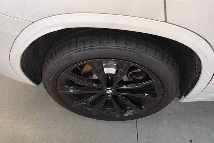 Used BMW X3 2022 Second Facelift xDrive30i Luxury Edition M Night Sky Package Right Rear Wheel Hub