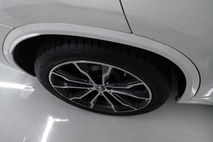 Used BMW X3 2022 Second Facelift xDrive30i Leading Edition M Night Sky Package Right Rear Wheel Hub