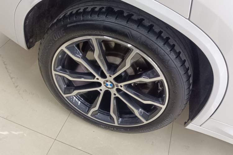 Used BMW X3 2022 Second Facelift xDrive30i Leading Edition M Night Sky Package Right Rear Wheel Hub