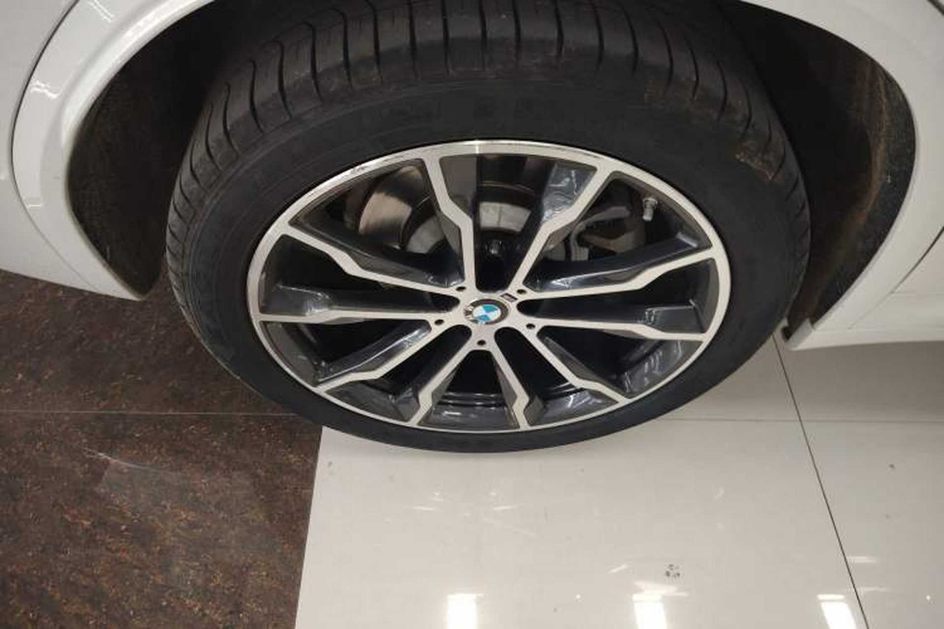 Used BMW X3 2022 Second Facelift xDrive30i Leading Edition M Night Sky Package Right Rear Wheel Hub