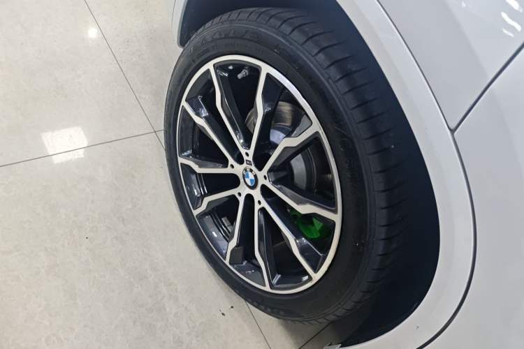 Used BMW X3 2022 Restyled xDrive30i Luxury Edition M Night Sky Package Right Rear Wheel Hub