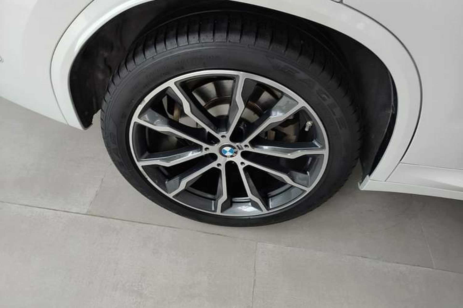 Used BMW X3 2022 Second Facelift xDrive30i Leading Edition M Night Sky Package Right Rear Wheel Hub
