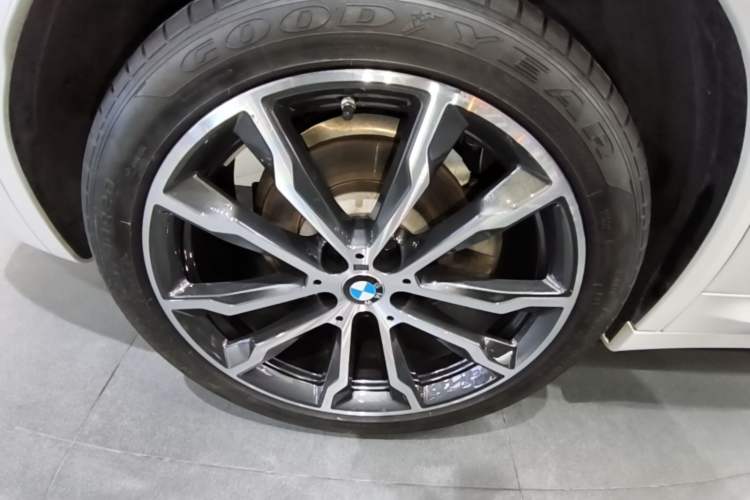 Used BMW X3 2022 xDrive30i Luxury Model M Night Sky Package Right Rear Wheel Hub
