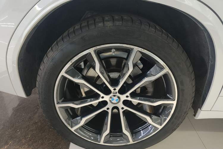 Used BMW X3 2022 xDrive30i Luxury Model M Night Sky Package Right Rear Wheel Hub