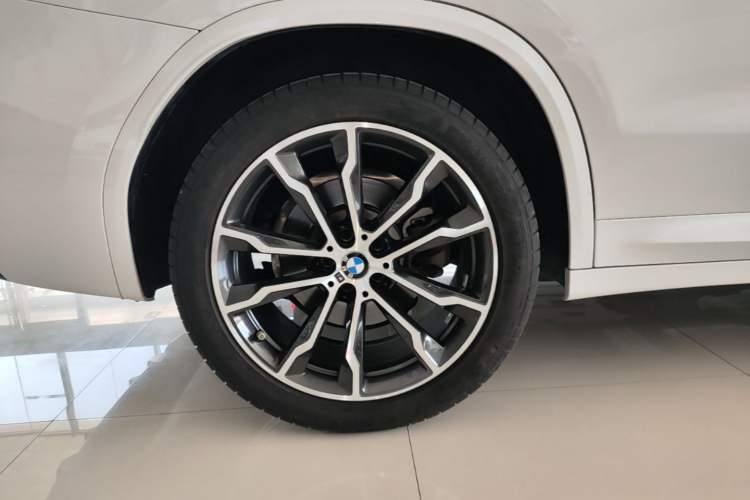 Used BMW X3 2022 xDrive30i Luxury Model M Night Sky Package Right Rear Wheel Hub