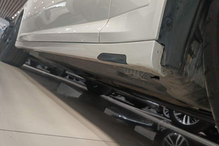 Used BMW X3 2022 Second Facelift xDrive30i Leading Edition M Night Sky Package Right Side Sill