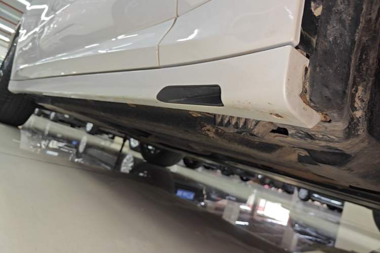Used BMW X3 2022 Second Facelift xDrive30i Leading Edition M Night Sky Package Right Side Sill