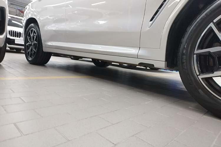 Used BMW X3 2022 Restyled xDrive25i M Sport Package Right Side Sill