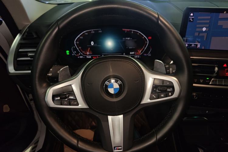 Used BMW X3 2022 Second Facelift xDrive30i Leading Edition M Night Sky Package Steering Wheel