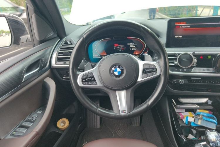 Used BMW X3 2022 Second Facelift xDrive30i Leading Edition M Night Sky Package Steering Wheel