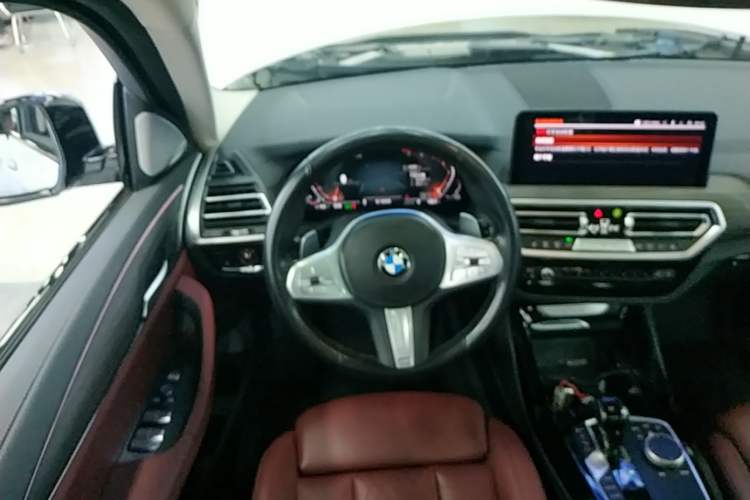 Used BMW X3 2022 Second Facelift xDrive30i Leading Edition M Night Sky Package Steering Wheel