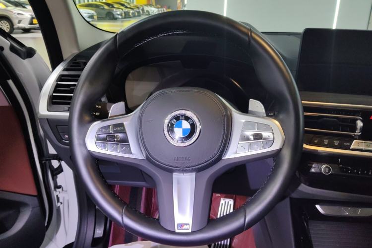 Used BMW X3 2022 Second Facelift xDrive30i Leading Edition M Night Sky Package Steering Wheel