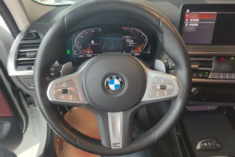 Used BMW X3 2022 Second Facelift xDrive30i Leading Edition M Night Sky Package Steering Wheel