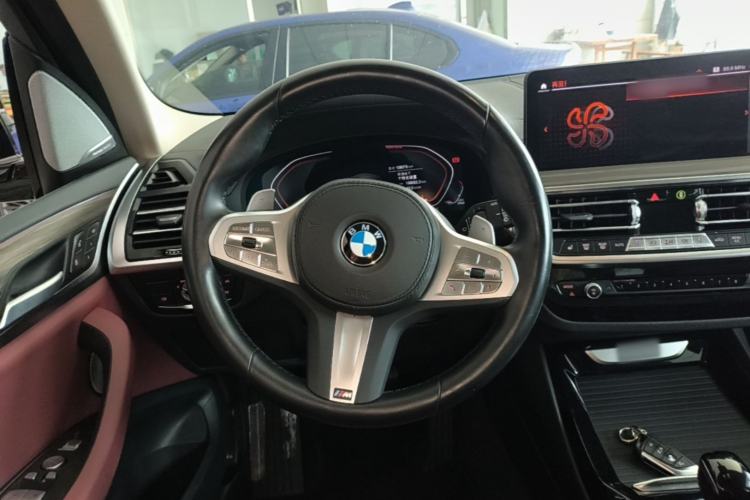 Used BMW X3 2022 Second Facelift xDrive30i Leading Edition M Night Sky Package Steering Wheel