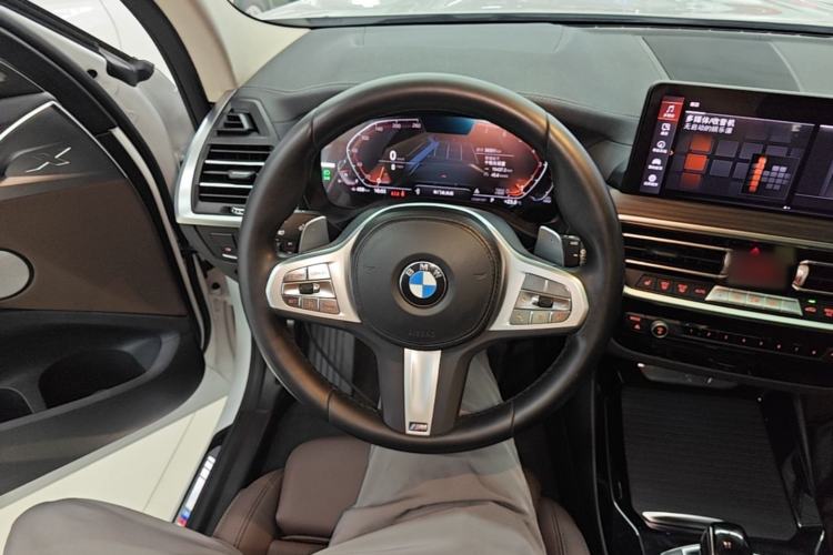 Used BMW X3 2022 Second Facelift xDrive30i Leading Edition M Night Sky Package Steering Wheel