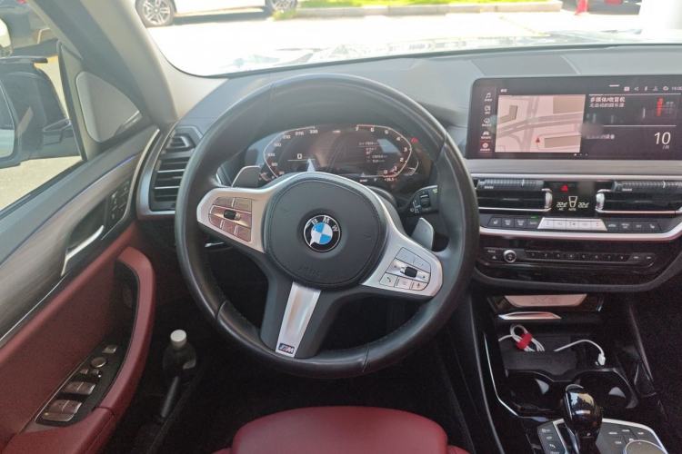 Used BMW X3 2022 Second Facelift xDrive30i Leading Edition M Night Sky Package Steering Wheel