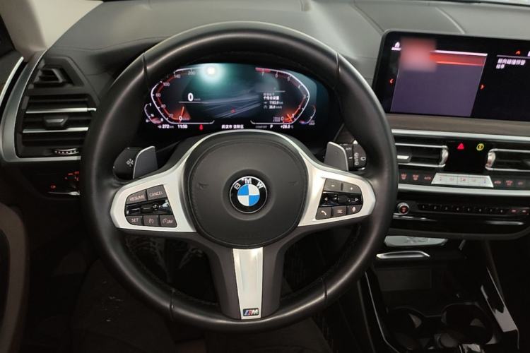 Used BMW X3 2022 Second Facelift xDrive30i Leading Edition M Night Sky Package Steering Wheel