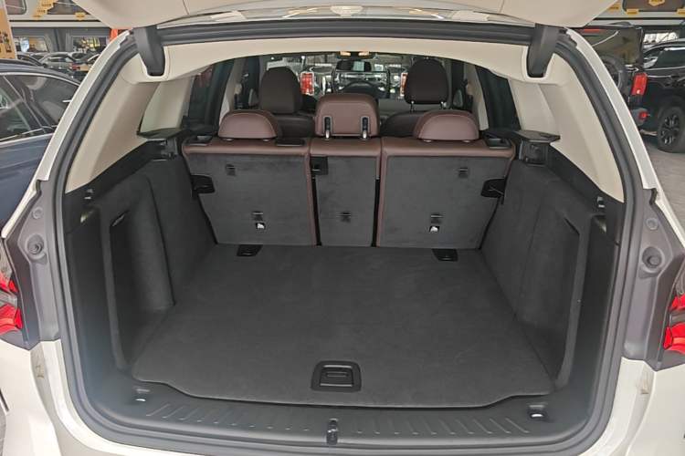 Used BMW X3 2022 xDrive30i Luxury Model M Night Sky Package Trunk