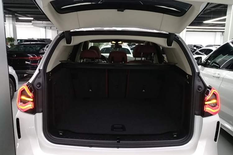 Used BMW X3 2022 Second Facelift xDrive30i Leading Edition M Night Sky Package Trunk
