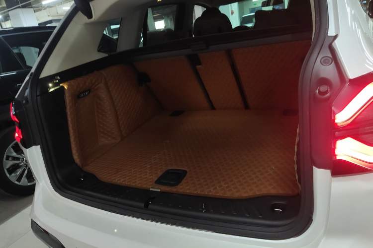 Used BMW X3 2022 xDrive30i Luxury Model M Night Sky Package Trunk