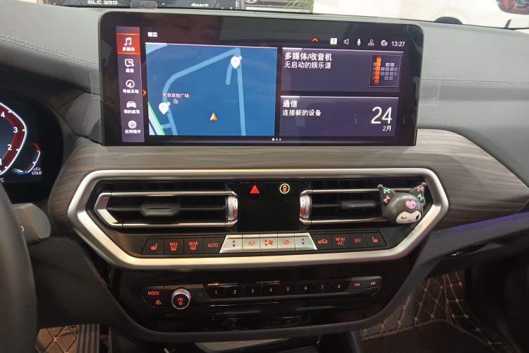 Used BMW X3 2023 Restyled xDrive30i Leading Edition M Night Sky Package Audio And AC Panel