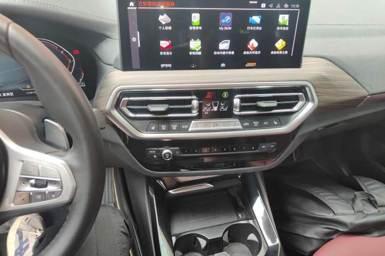 Used BMW X3 2023 Restyled xDrive30i Leading Edition M Night Sky Package Audio And AC Panel