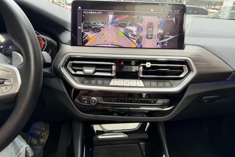 Used BMW X3 2023 Restyled xDrive30i Leading Edition M Night Sky Package Audio And AC Panel